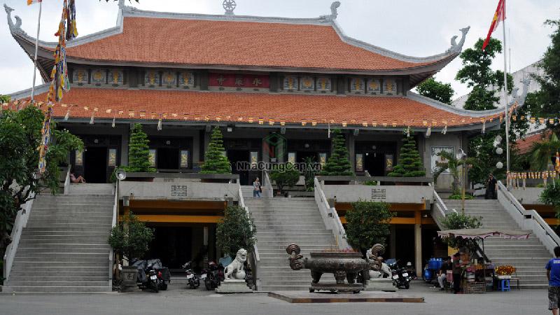 Ở Sài Gòn TpHCM nên đi lễ chùa nào vào đầu năm để cả năm nhiều may mắn?