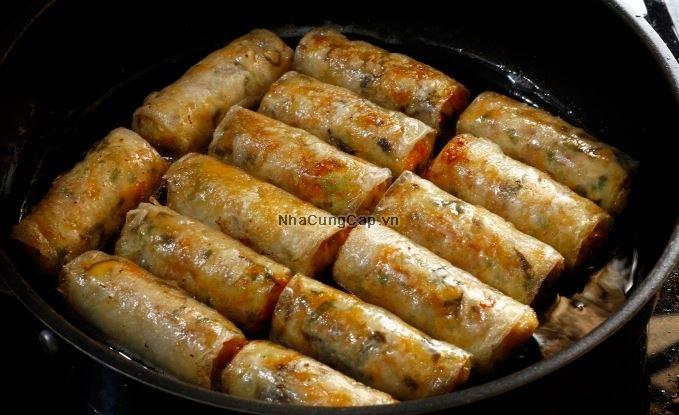 Vì sao chiên nem bị vỡ nhân?